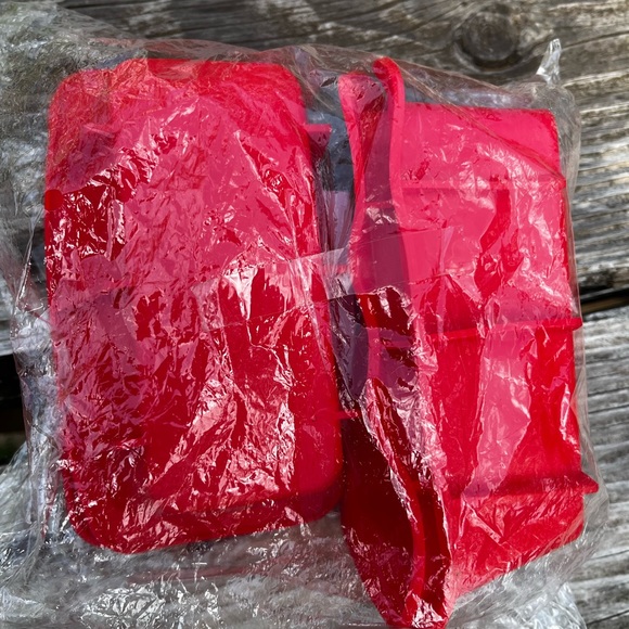 NIB Walfos Mini Loaf 6”x4” Red Silicone Pans . Set of 4 Kitchen Baking - Picture 7 of 7